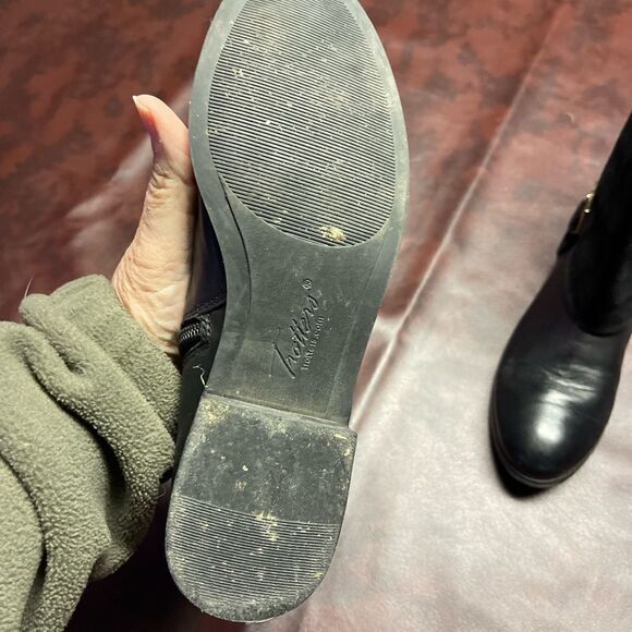 Trotters Limona black leather and suede boots with buckle, size 5 1/2 med - Picture 11 of 12